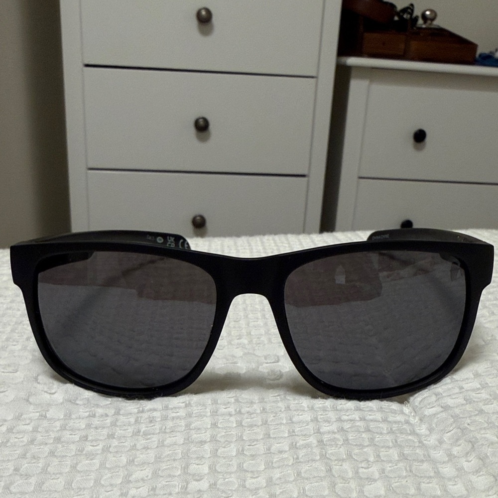 Foster Grant Matte Black Frame Sunglasses with Dark Gray Lenses